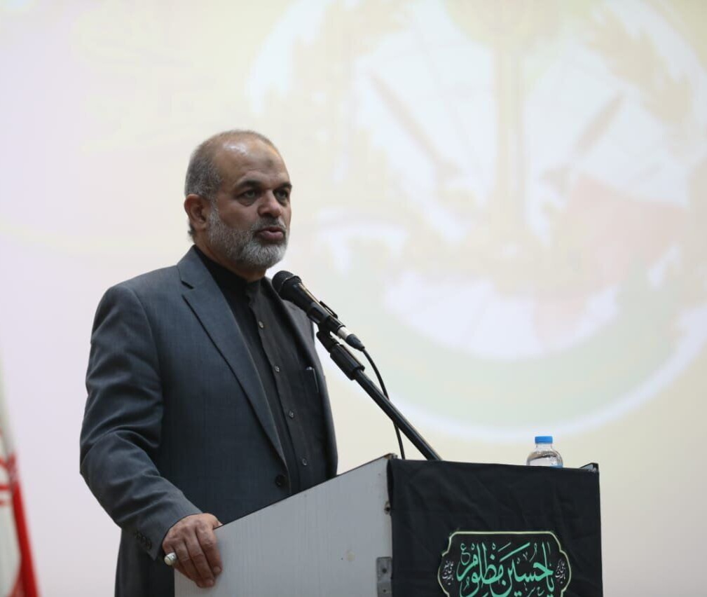 وزیر کشور: توان هفت استان برای خدمت به زائران رضوی دهه آخر ماه صفر به کار گرفته می‌شود.